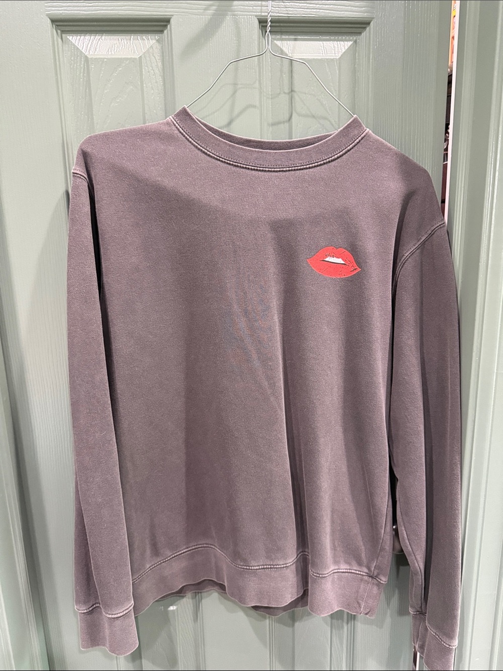 Women's Mauve Crewneck Sweater with Red Lip Accent